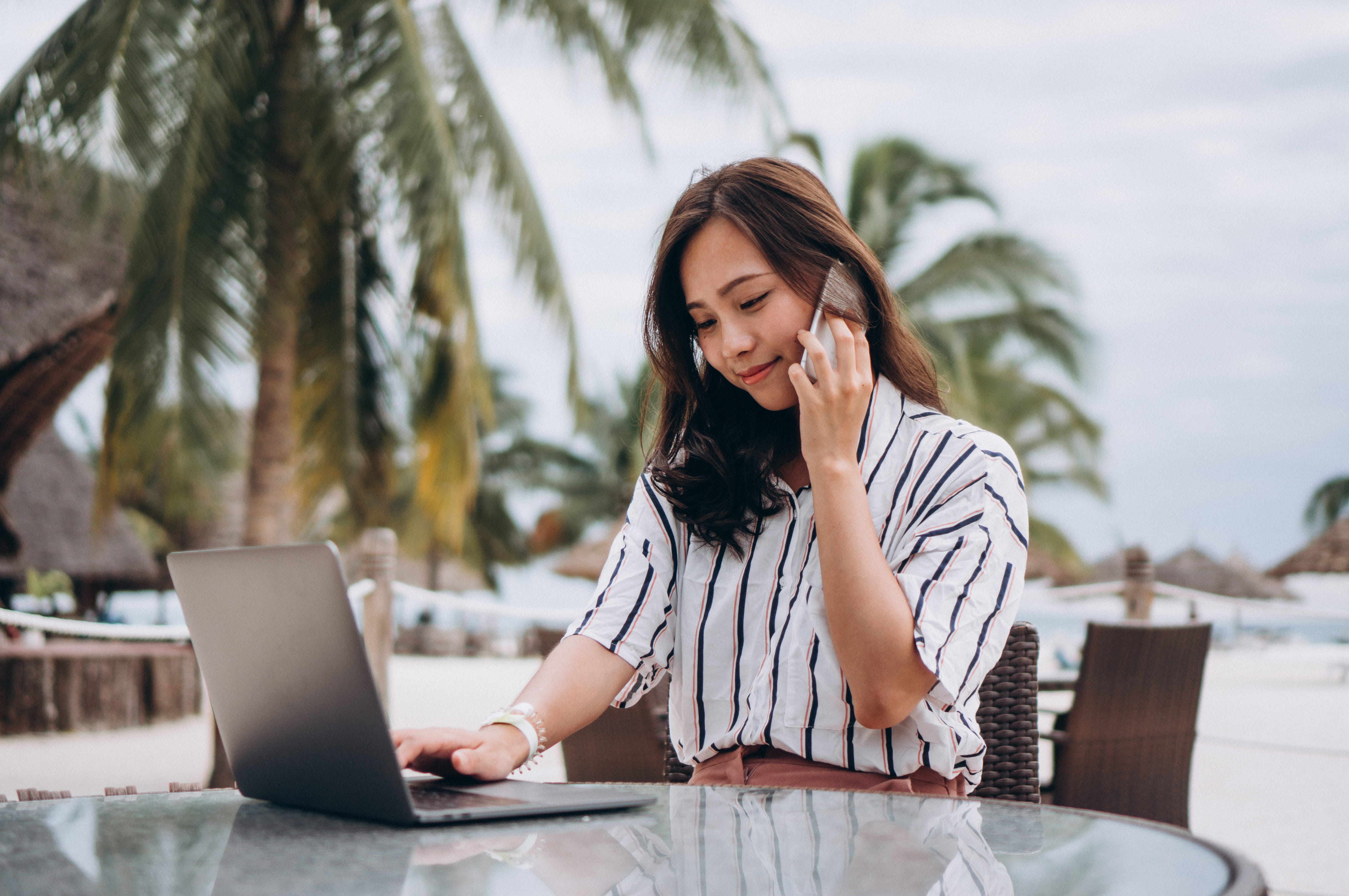 Professional travel blogger Dubai specialist