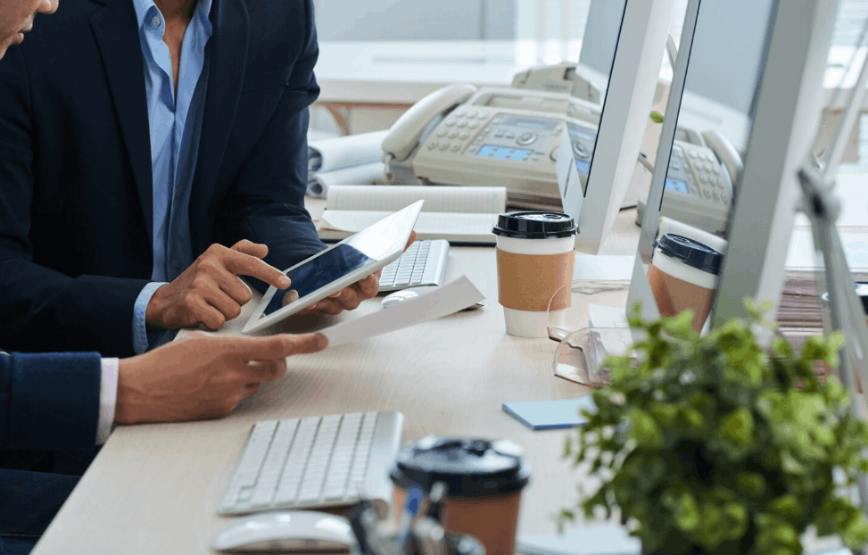 Professional business consultant for company formation in Dubai UAE